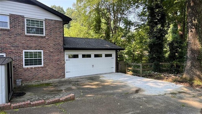 Building Photo - 2903 Old Sewell Rd