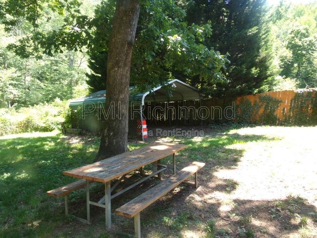 Building Photo - 2605 Seacliff Cir