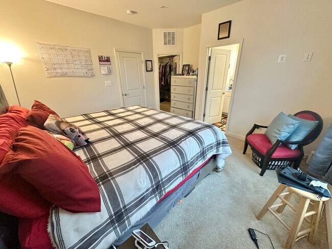 Building Photo - Amazing 4 BR/3.5 BA EOG Townhome in Lanham!
