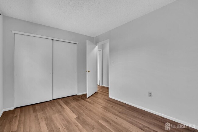 Building Photo - 2016 Aspen Dr