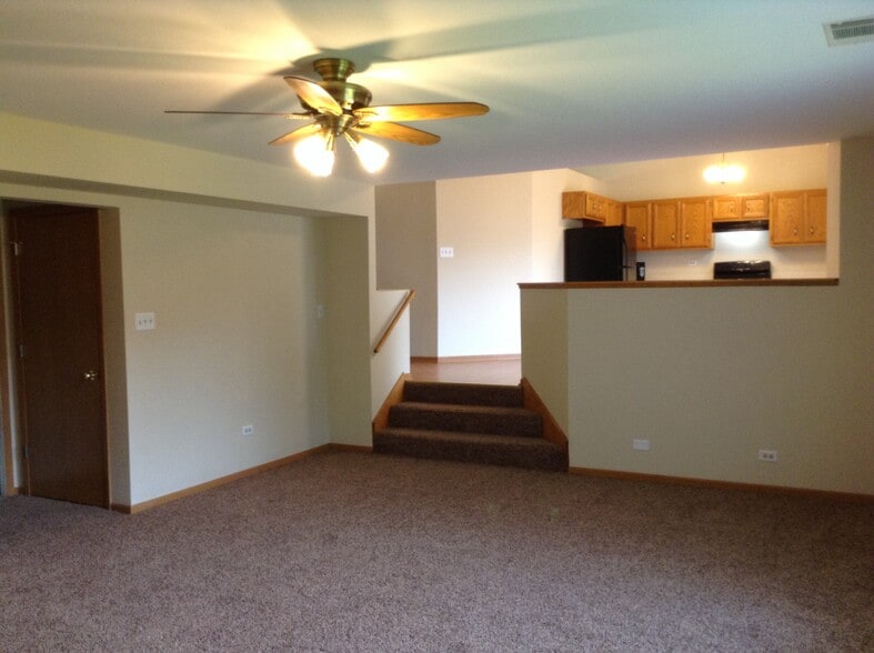 Building Photo - 6511 Benich Ln