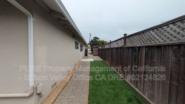 Building Photo - 1798 Halterman Ave
