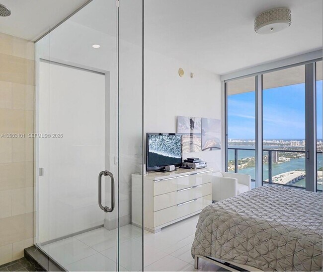 Building Photo - 1100 Biscayne Blvd