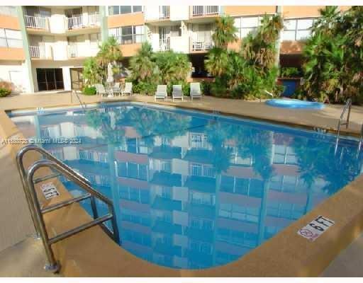 Building Photo - 1300 NE Miami Gardens Dr