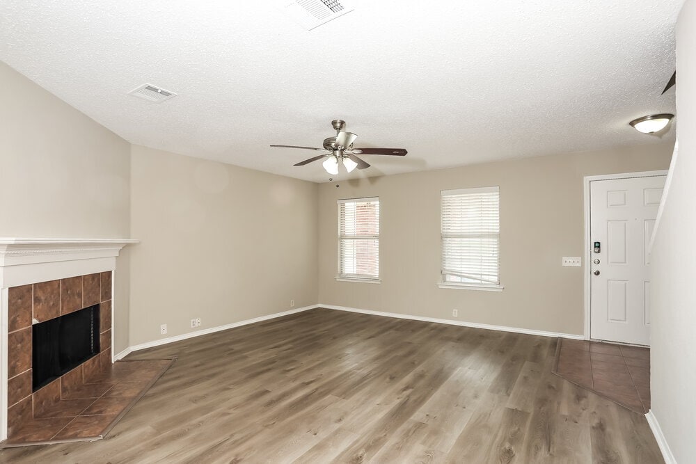 Building Photo - 6736 Ambercrest Dr