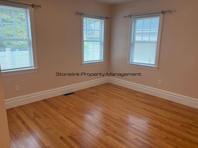 Building Photo - 27-29 Elmway Street