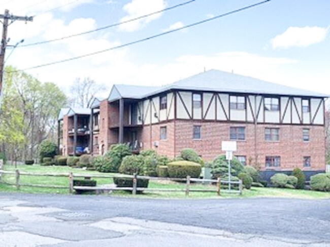 Primary Photo - 89 Elmwood Park