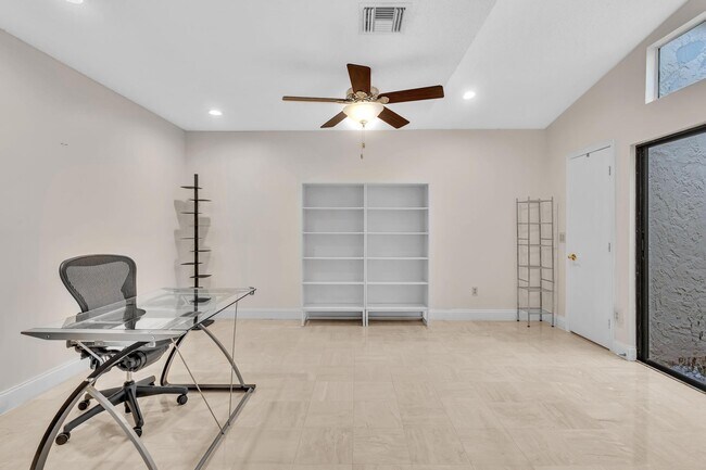 Building Photo - 22595 Esplanada Cir