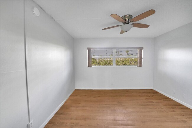 Building Photo - 2800 NE 14th Street Causeway