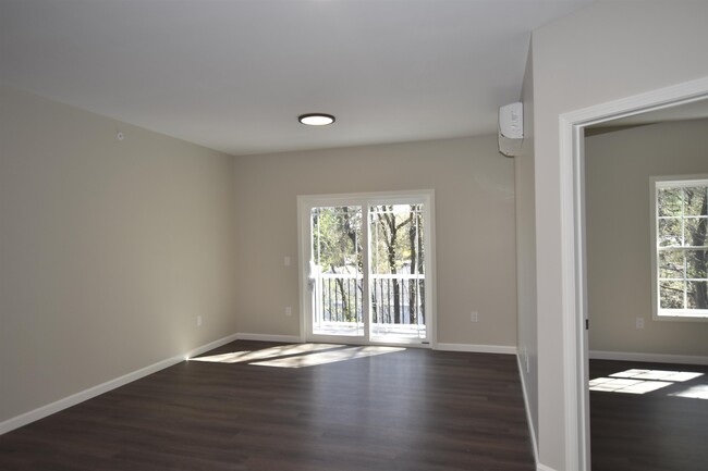 Building Photo - 217 Rockingham Rd