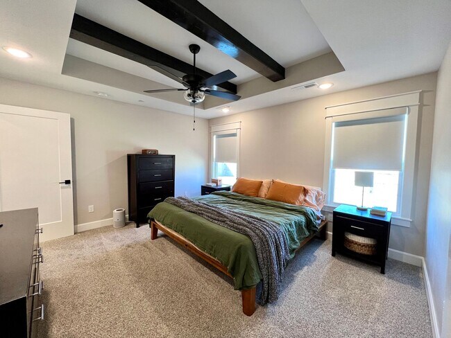 Building Photo - Modern Single-Family Home in Scenic Meadows Neighborhood