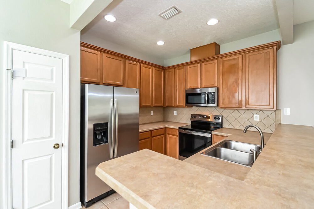 Building Photo - 5966 Pavilion Dr