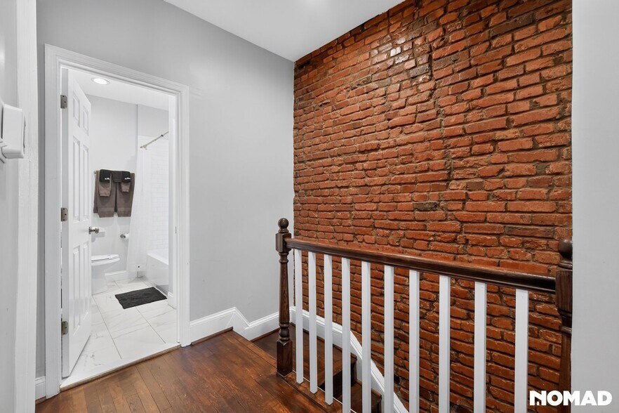 Building Photo - 2630 10th St NE