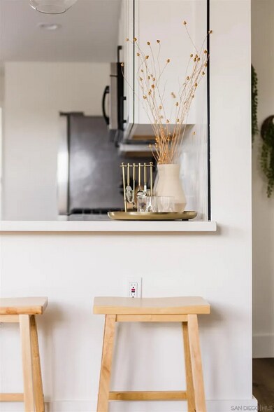 Building Photo - 1231 Center Ave