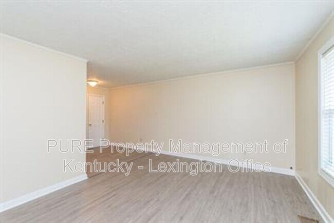 Building Photo - 164 Landings Dr