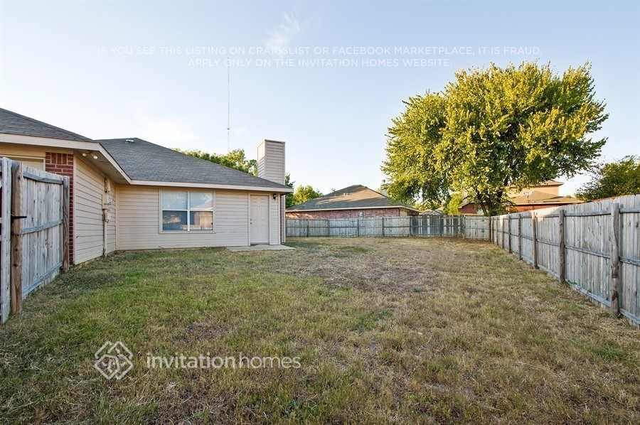 Building Photo - 733 Kristi Ln