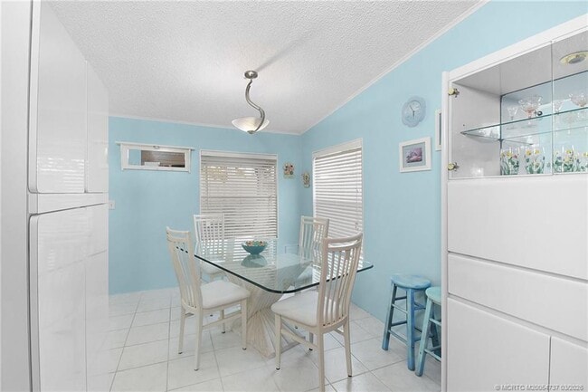 Building Photo - 7073 SE Birchwood Ln