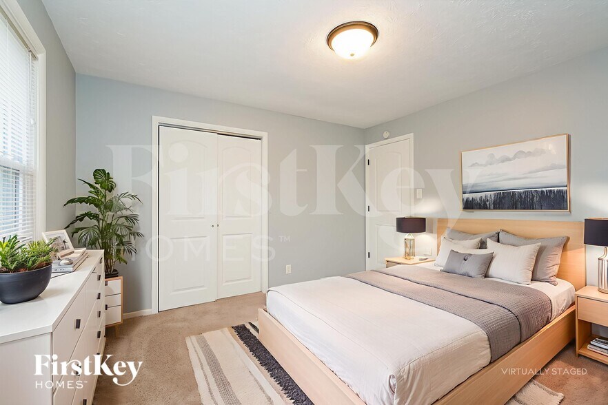 Building Photo - 371 S Hendricks Dr