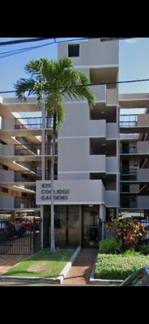 Building Photo - Moiliili