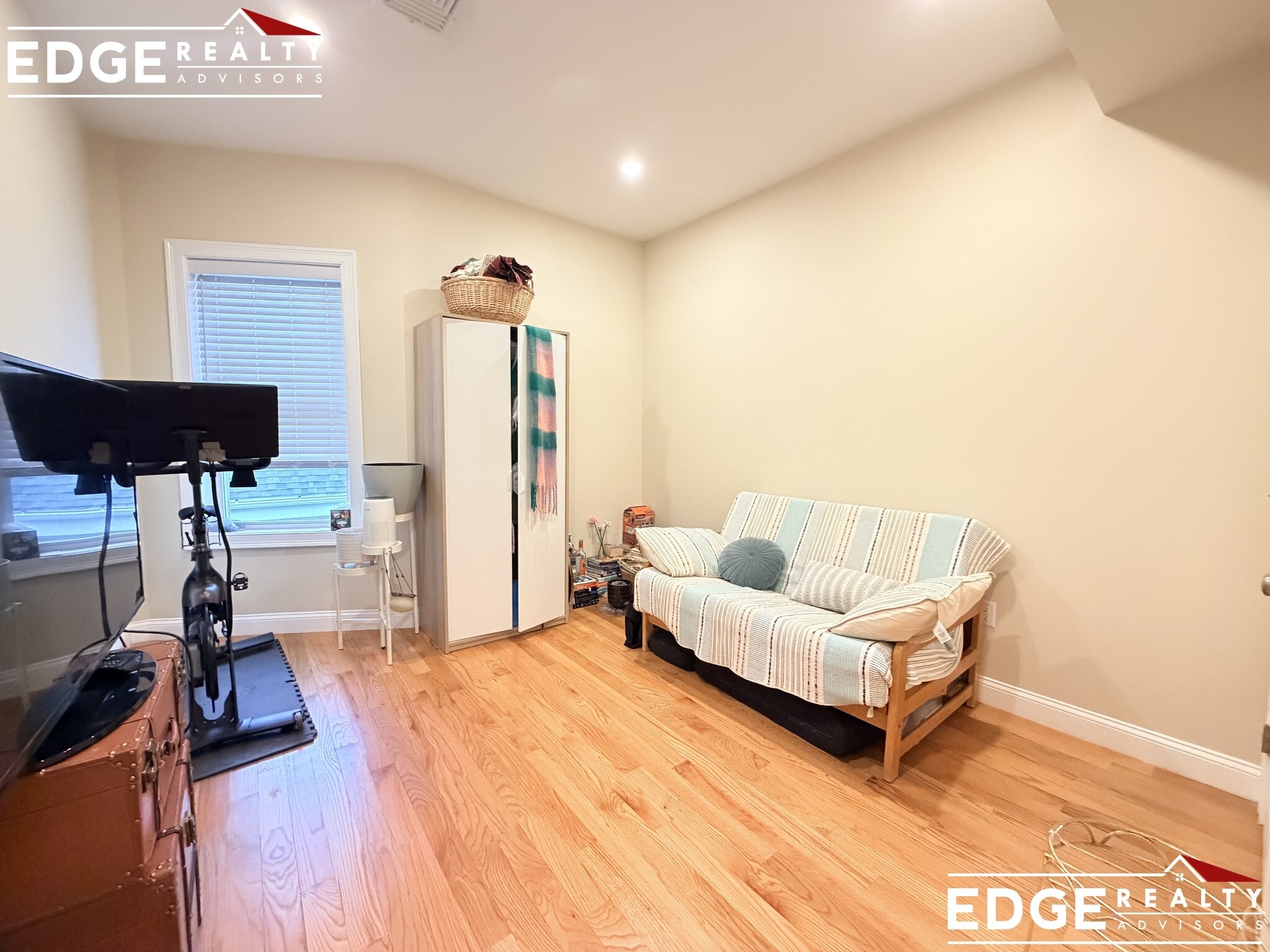 Building Photo - 35 Winship St