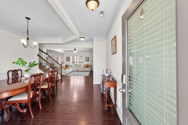 Building Photo - Furnished or Unfurnished spacious two story traditional conveniently located and ready now!