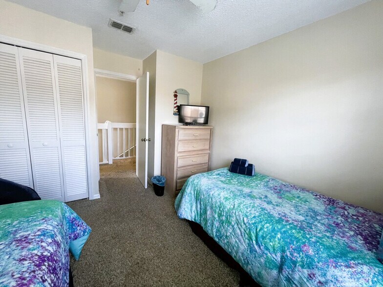 Building Photo - 2950 Cottage Grove Ct