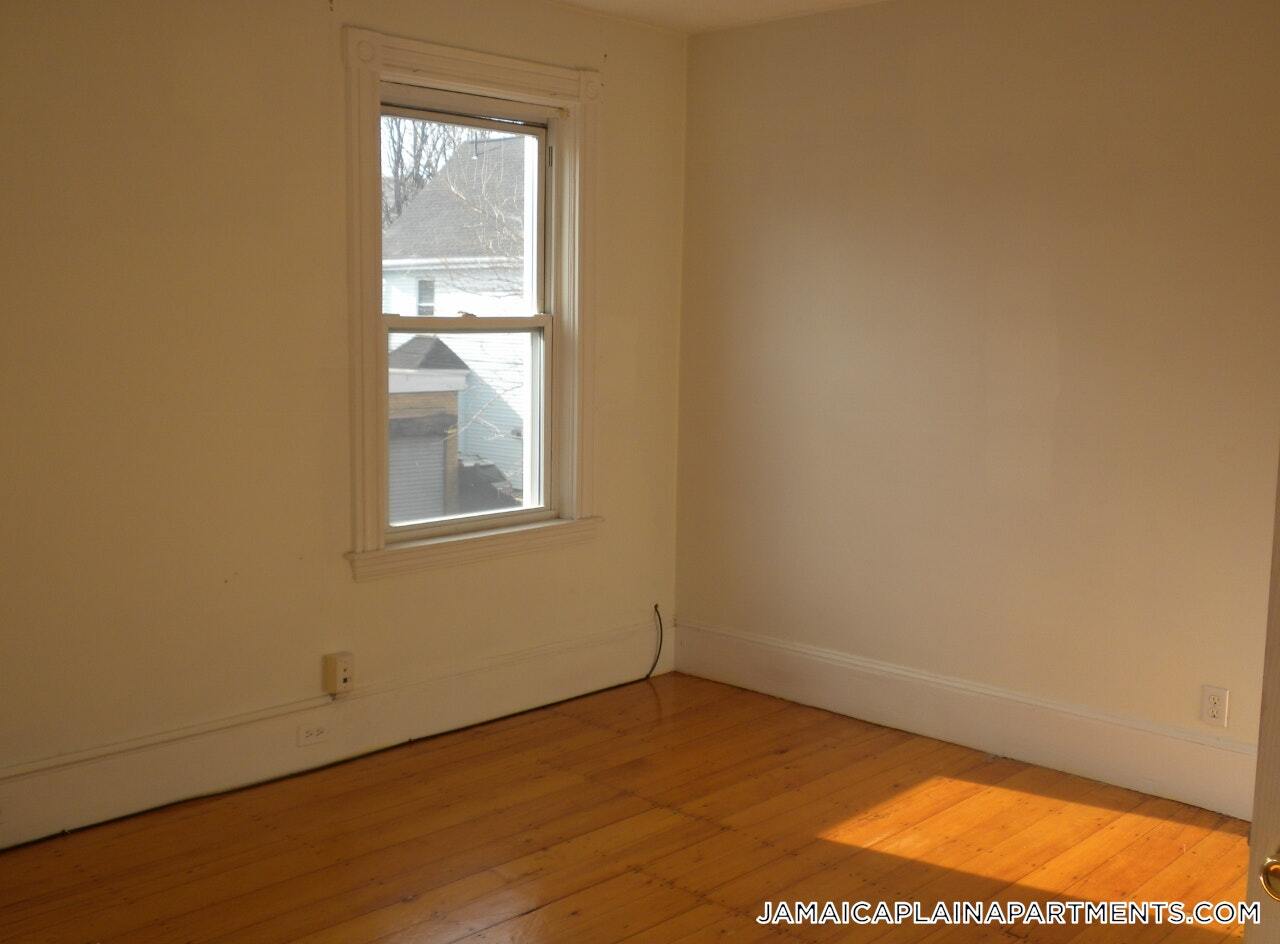 Building Photo - 339 Centre St