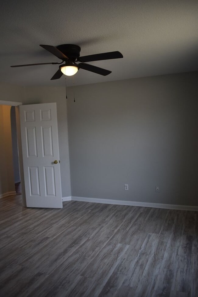 Building Photo - TWO LIVING ROOMS AND TWO DINING ROOMS! Sol...