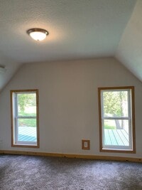 Building Photo - 209 Main St