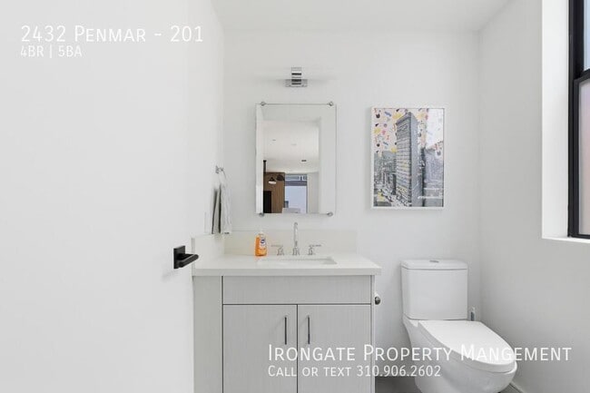 Building Photo - 2432 Penmar-201