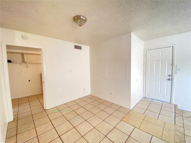 Building Photo - 6808 Trail Lake Dr