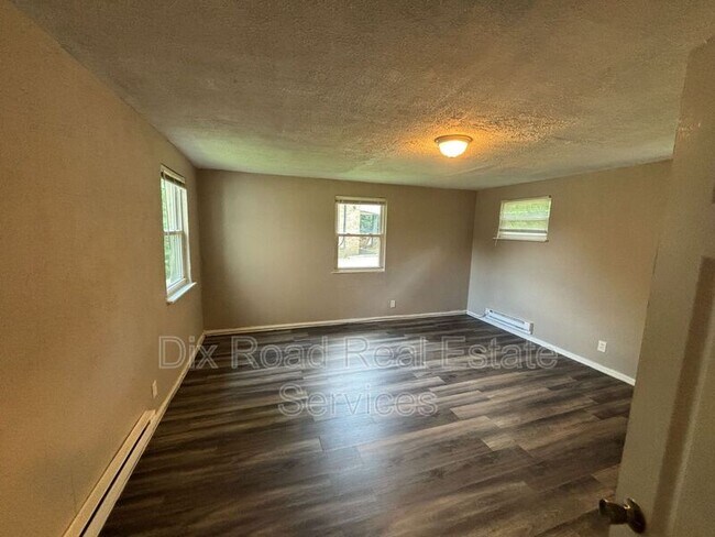Building Photo - 545 Rockdale Ave