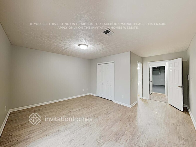 Building Photo - 3384 English Oaks Dr NW