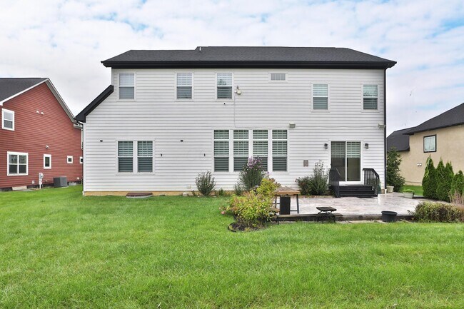 Building Photo - 2246 Koester