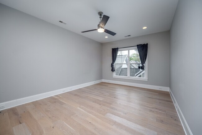 Building Photo - 288 W Main St