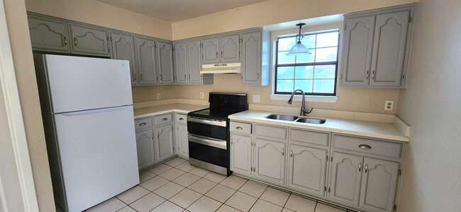 Building Photo - 5805 Gale Ct