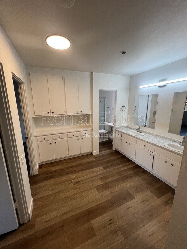 Building Photo - 1420 Southwest Blvd