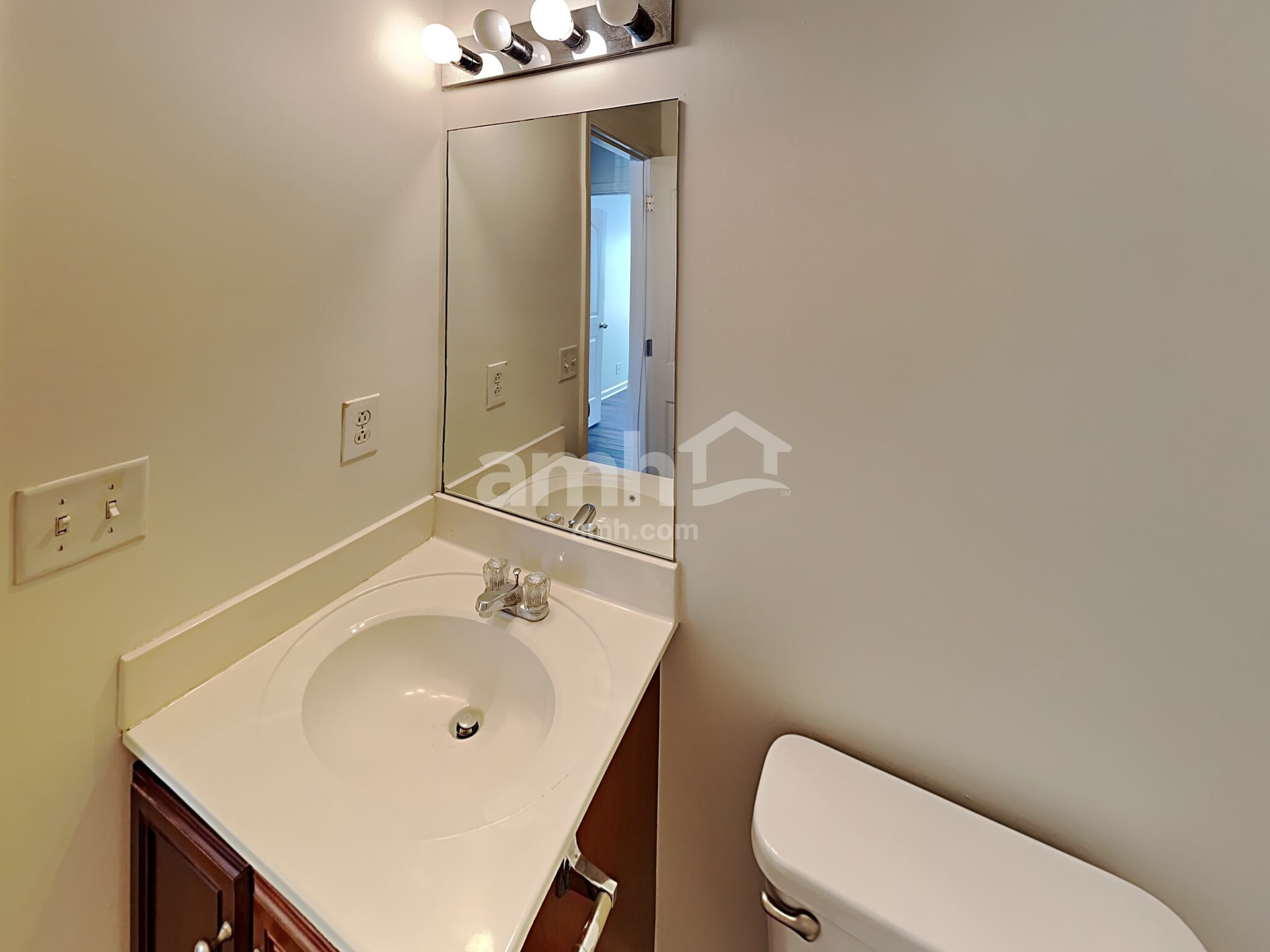 Building Photo - 1821 Saint Andrews Dr