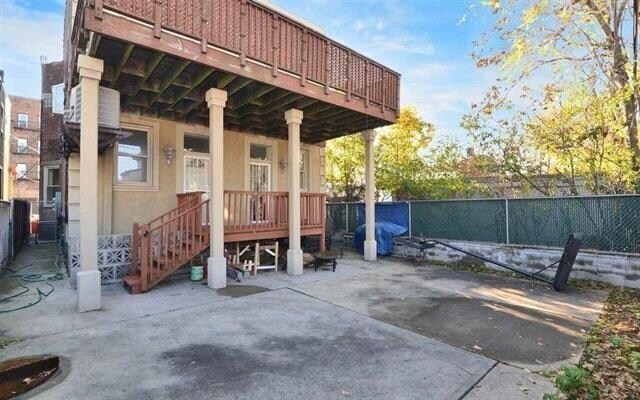 Building Photo - 4523 Harrison Pl