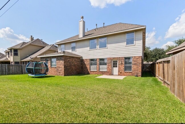 Building Photo - 21627 Cozy Hollow Ln