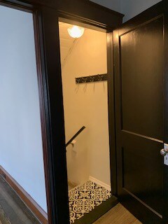 Building Photo - 50 E Walnut St