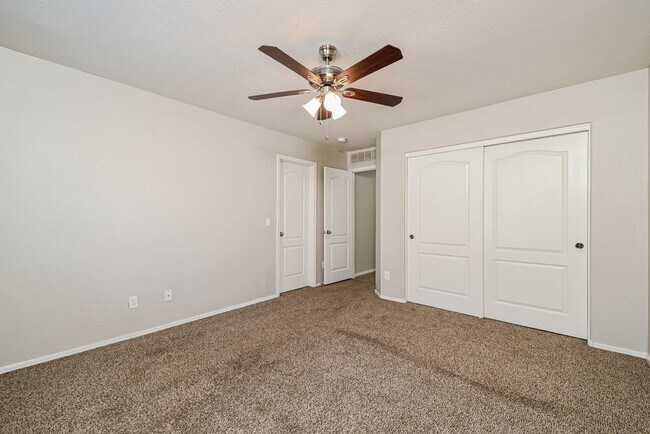 Building Photo - 39245 N Cali Cir