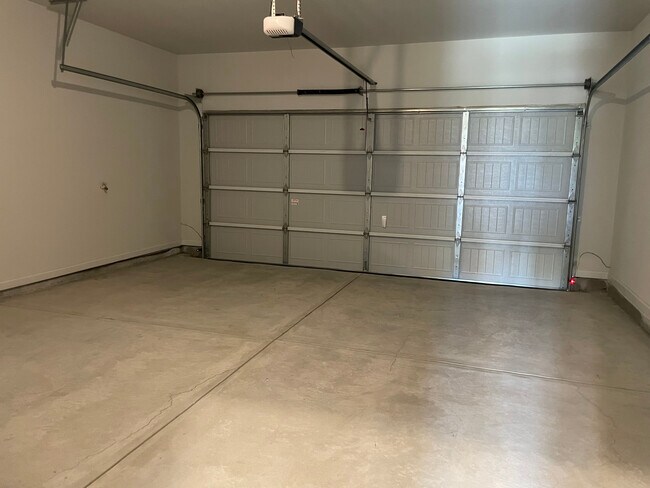 Building Photo - 104 Founders Dr