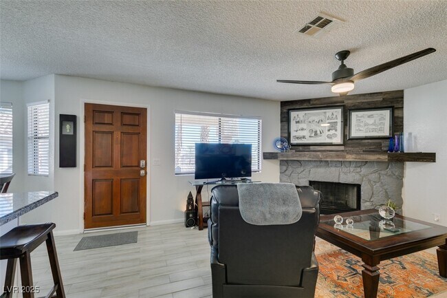 Building Photo - 1005 Sulphur Springs Ln