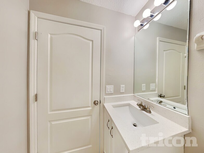 Building Photo - 54 Reidsville Dr