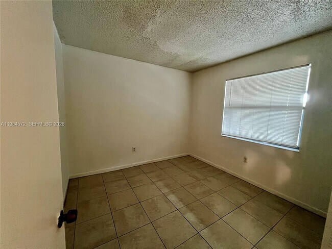 Building Photo - 6001 Shaker Wood Cir