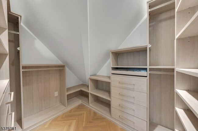 Building Photo - 84 Watchung Ave