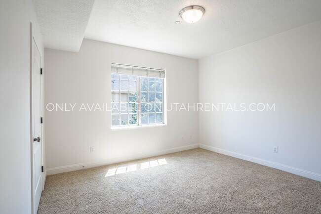 Building Photo - 181 N 1200 W