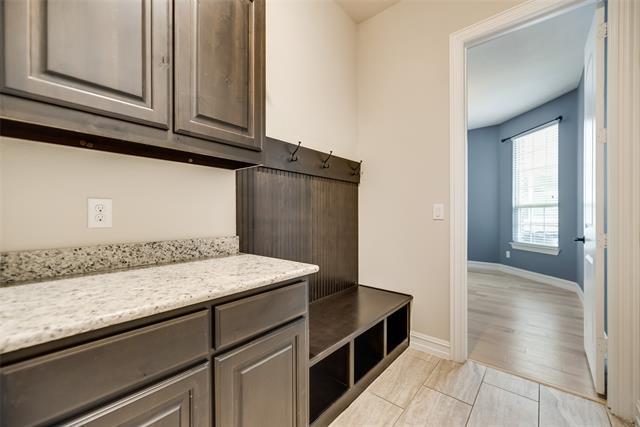 Building Photo - 950 Park Ridge Dr