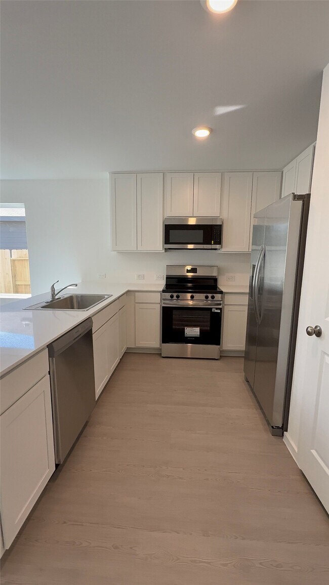 Building Photo - 16262 Bergara Bend Dr